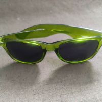 Продавам зелени ретро,винтидж слънчеви очила, снимка 2 - Слънчеви и диоптрични очила - 45447571