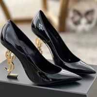 Обувки на ток - черен лак със златист ток - Y1L, снимка 2 - Дамски обувки на ток - 39126035