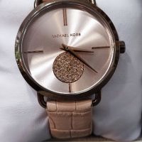 Часовник Michael Kors дамски, снимка 1 - Дамски - 45852021