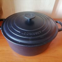 Le Creuset френска чугунена тенджера с капак , снимка 1 - Съдове за готвене - 43096492