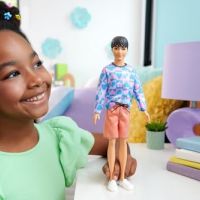 Нова кукла Barbie Ken Fashionistas #219 - Стилен Кен с Цветна Риза, снимка 2 - Кукли - 45219971