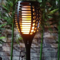 💥Соларна LED лампа имитираща огън със светлинен сензор.  , снимка 1 - Соларни лампи - 45021724