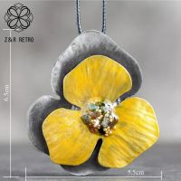 Колие голямо жълто цвете, снимка 3 - Колиета, медальони, синджири - 45375578