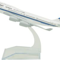 Бойнг 747 самолет модел макет Kuwait Airways метален лайнер, снимка 1 - Колекции - 45326719