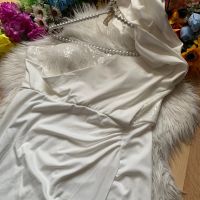 Нова официална бяла рокля с пайети, снимка 3 - Рокли - 45282249