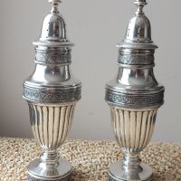 Прекрасни сребърни солнички Франция средата на 19 век. Сребро 800-328 гр., снимка 1 - Аксесоари за кухня - 45371781