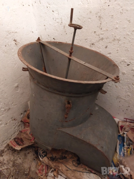 Фуражомелка с монофазен ел. двигател Елма Троян 2,2 kW, 2800 оборота, 24 кг. , снимка 1