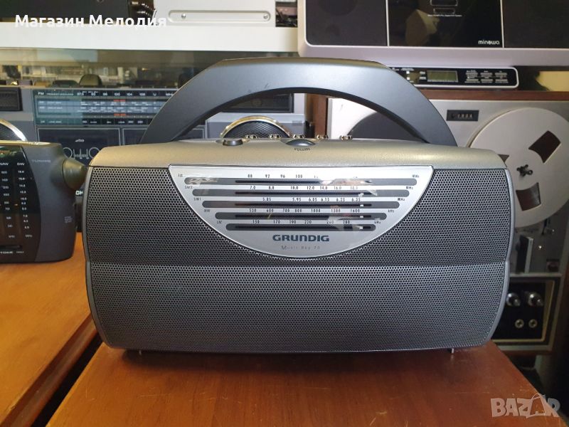 Радио Grundig Music Boy 70 В отлично техническо и визуално състояние., снимка 1