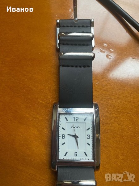 DKNY кварцов часовник, снимка 1