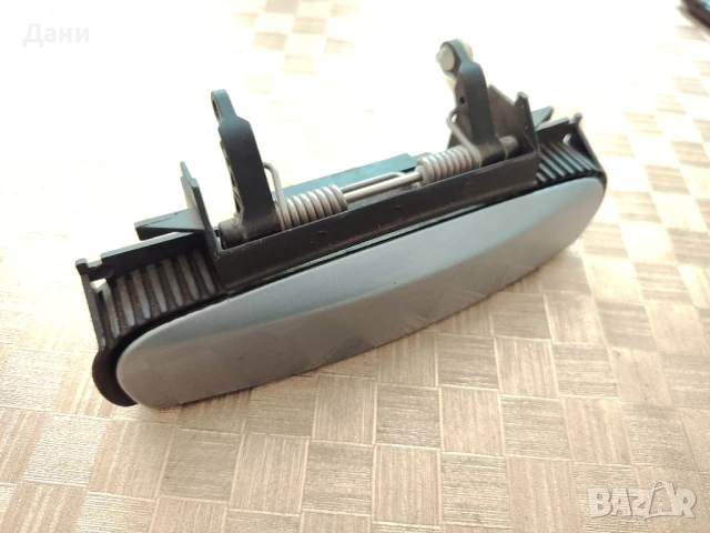 Предна лява външна дръжка Ауди А4 B7