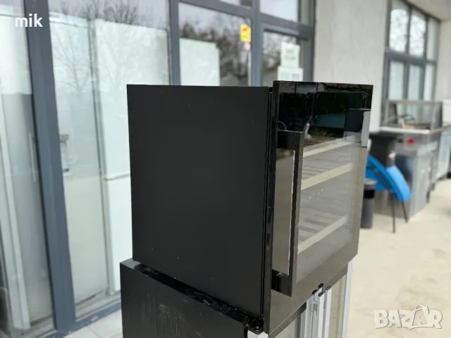 Малка хладилна витрина На 2 нива  Като НОВА, снимка 3 - Витрини - 49848468