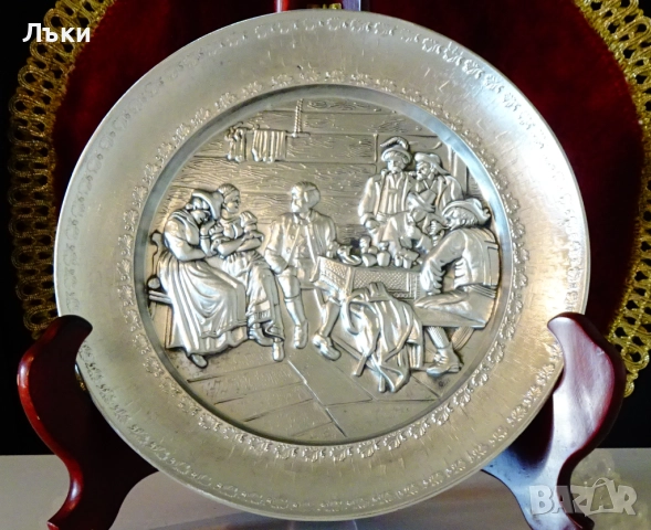 Калаена чиния с картина Сватосване,калаена сватба,19 см. , снимка 2 - Антикварни и старинни предмети - 52776510