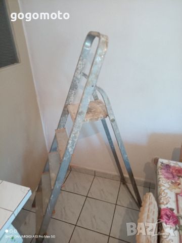 Стълба 5 стъпала, Употребявана алуминиева бояджийска стълба, ултра лека , снимка 1 - Други инструменти - 46415129