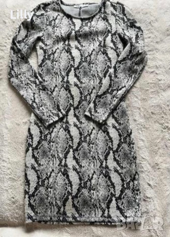 Рокля змийски принт