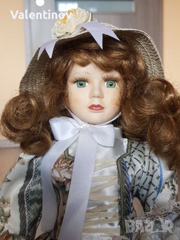 Порцеланова кукла със стойка , снимка 5 - Кукли - 45731248