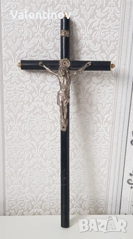 Старинен католически кръст 