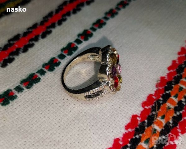 Дамски пръстен с цветни циркони, снимка 2 - Пръстени - 46435738