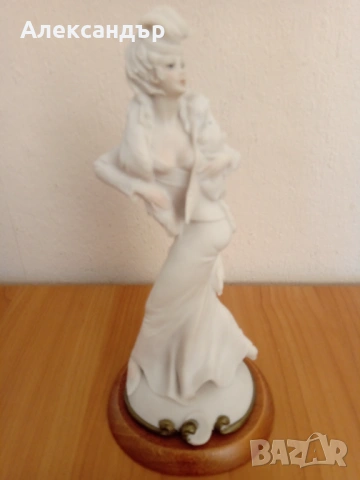 Италианска фигура CAPODIMONTE