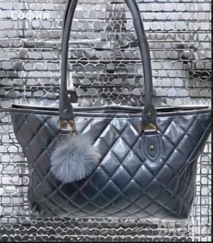 Дамска кожена чанта с пухче, снимка 3 - Чанти - 45859407