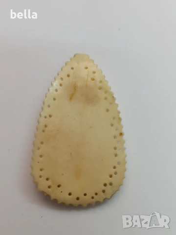 Стар медальон от слонова кост, снимка 4 - Антикварни и старинни предмети - 50905701