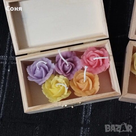 Дървена кутия с  пет ароматни мини рози - свещ, снимка 6 - Подаръци за жени - 53168163