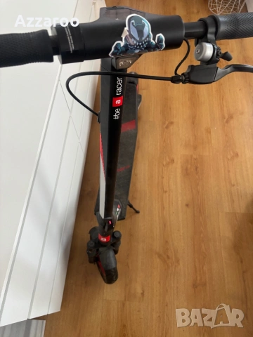 Електрическа тротинетка Aprilia eSR2, снимка 8 - Велосипеди - 54012865