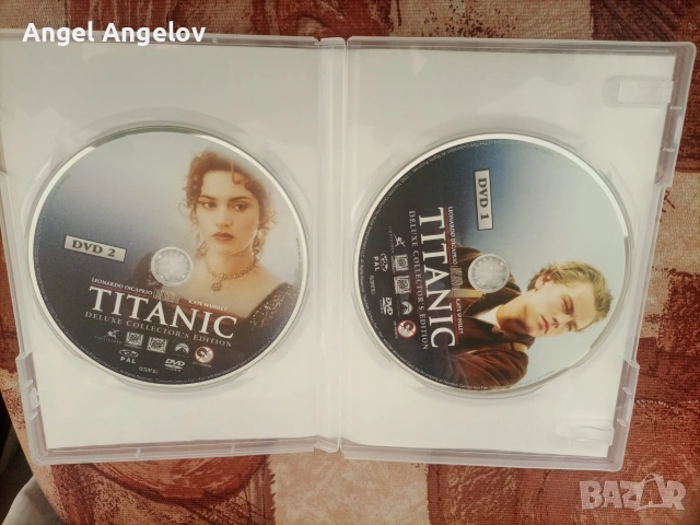 Titanic Collectors Box Edition VHS Set with Postcards And 35mm Film, снимка 9 - DVD филми - 53666678
