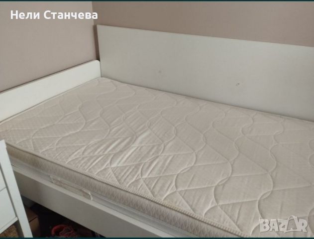 Единично легло с две подвижни чекмеджета и матрак 90/200, снимка 1 - Спални и легла - 46433998