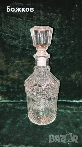 стъклена гарафа