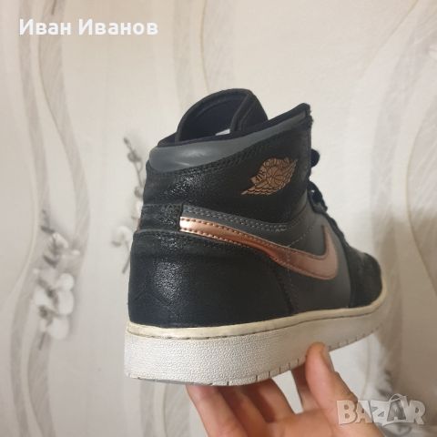 Jordan 1 Retro High  номер 39 ,5-40 оригинални маратонки , снимка 16 - Маратонки - 45306508