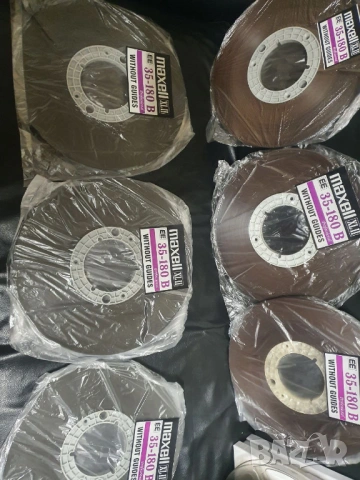 Магнетофонна лента Maxell за шпула 26,5см. В добро състояние. По 40€/бр.