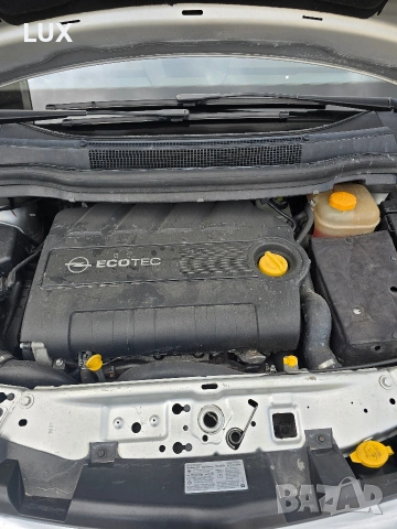 Opel Zafira 1.9 CDTI, снимка 13 - Автомобили и джипове - 54247062