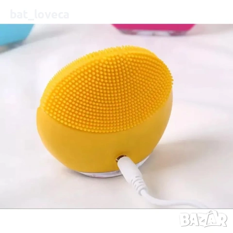 Нов Силиконов уред за почистване на лице, масаж, демакиаж, Жълт, снимка 3 - Козметика за лице - 53760038