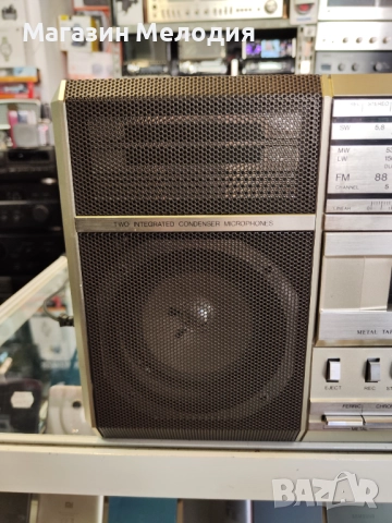 Радиокасетофон ITT Touring 220 В отлично техническо и визуално състояние., снимка 5 - Радиокасетофони, транзистори - 48943530