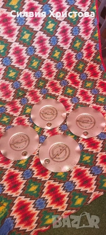 Продавам капаци за джанти за Опел