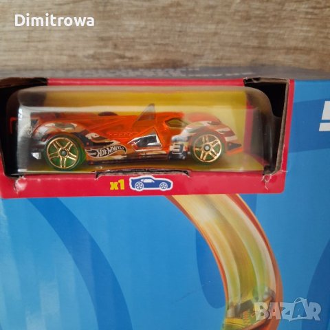 Hot Wheels - Комплект сблъсък в тайфуна/писта с един брой количка/, снимка 3 - Коли, камиони, мотори, писти - 45125753