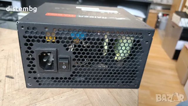 Компютърно захранване ATX FSP Raider 550W, снимка 2 - Захранвания и кутии - 47053871