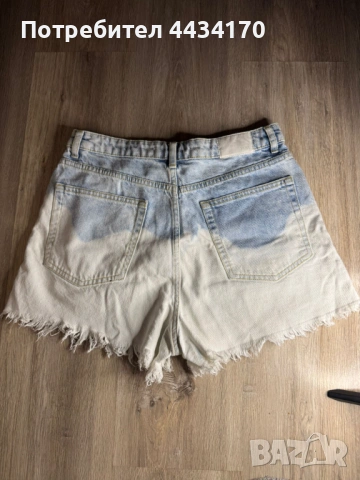 Спешно! Дънкови шорти Zara в синьо и бяло – с изтъркан подгъв и разкъсвания, снимка 2 - Дънки - 53316042