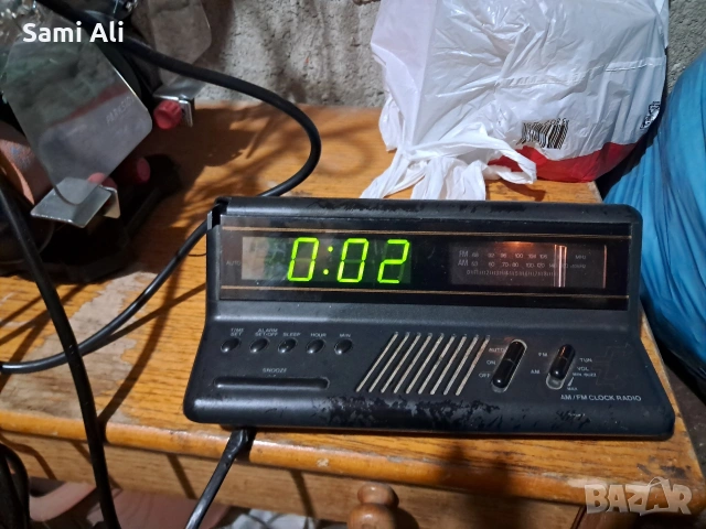 Ретро радио-часовник FX-236 – Отлично работещ, AM/FM, снимка 3 - Антикварни и старинни предмети - 53917914