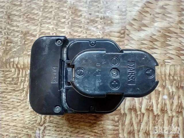 Оригинално зарядно HITACHI , снимка 12 - Други инструменти - 47162184