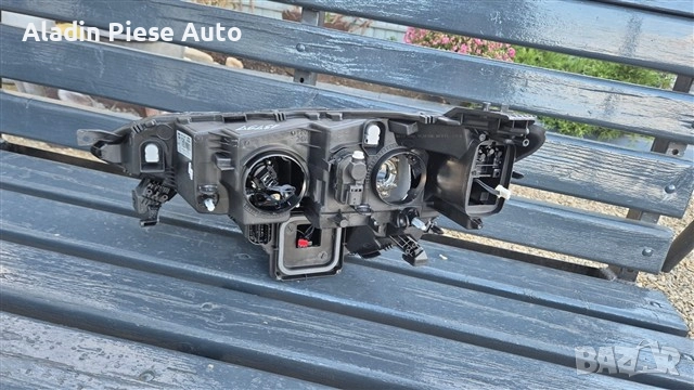 Десен фар Renault Megane 4 година 2017 2018 2019 2020 2021 Халогенна LED лупа код 260106878R , снимка 8 - Аксесоари и консумативи - 52551130