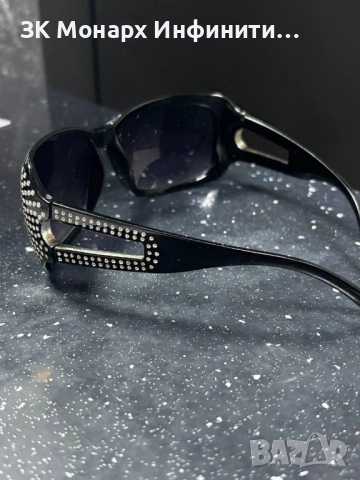 Слънчеви очила Без марка/с лека драскотина по лявото стъкло, снимка 3 - Слънчеви и диоптрични очила - 51586652