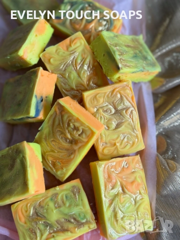 Ръчно изработен сапун “Печена ябълка и канела, снимка 3 - Козметика за тяло - 52567626