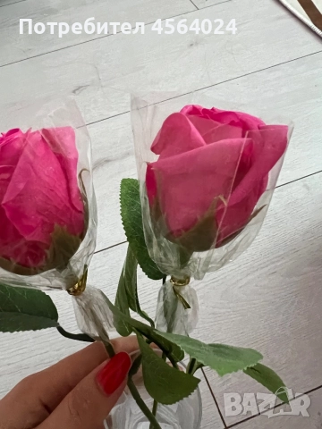 Стъклена ваза със цветя, снимка 3 - Вази - 51825639