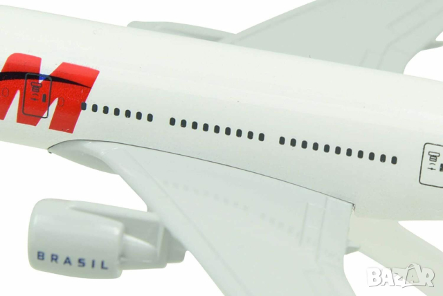 Бойнг 777 самолет модел макет метален лайнер TAM летище, снимка 7 - Колекции - 44974688