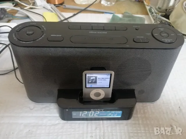 SONY ICF-C1iPMK2 Радиочасовник с докинг станция за iPod , снимка 2 - Аудиосистеми - 49907444