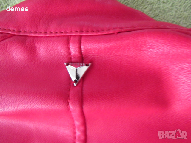 Червено кожено яке GUESS размер L, снимка 7 - Якета - 52592484