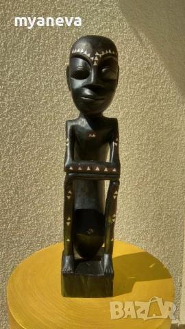 Африканска ,ръчно изработена дърворезба със седеф на мислител, снимка 2 - Статуетки - 51396909