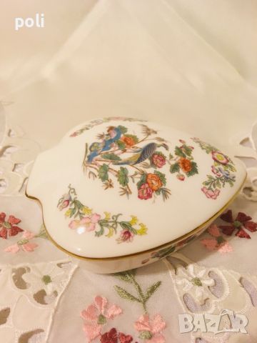 порцеланова кутия за бижута Wedgwood , снимка 4 - Декорация за дома - 46290685