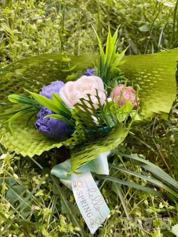 Ароматен восъчен букет, снимка 3 - Подаръци за жени - 54240189